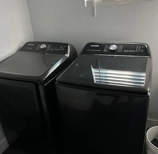 Affordable Modern Near Airport! Private Az