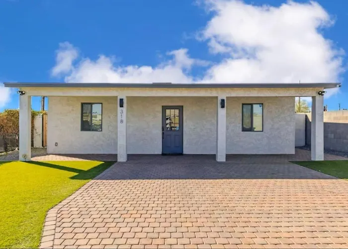 Affordable Modern Near Airport! Private Az