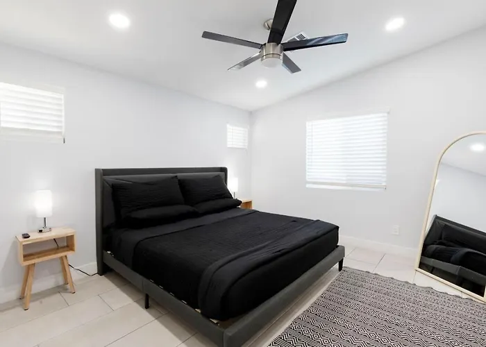 Affordable Modern Near Airport! Private Az Ferienhaus