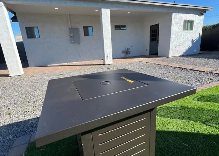 Affordable Modern Near Airport! Private Az *